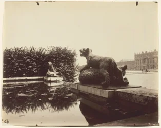 Versalles, Fontaine du Point du Jour, (Tigre Terrassant un Ours de Houzeau)