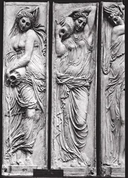 Relieves de la Fuente de los Inocentes que representan ninfas personificando los ríos de Francia (detalle)