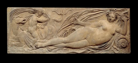 Ninfa y pequeño genio montando un caballo marino; Ninfa y Tritón rodeados de dos pequeños genios