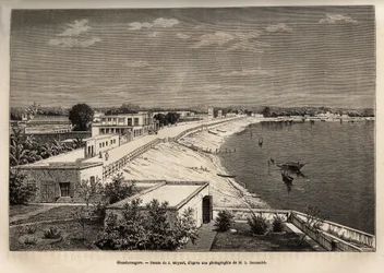 Chandernagor (actual Chandannagar, en Bengala Occidental), en las orillas del Ganges, grabado después del dibujo de J.Moynet, ilustrando el viaje en India de los Rajás, en 1864-1868, por Louis Rousselet, publicado en "Le tour du monde" 1874, editado por