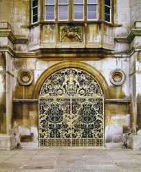 Puertas de Burghley House, 1710