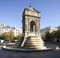 Vista de la Fontaine des Innocents, fuente monumental construida en 1549 bajo el reinado de Enrique II (1519-1559)