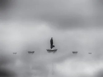 Viajero solitario en la niebla