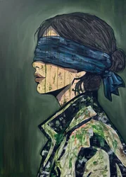 La misteriosa mujer con los ojos vendados