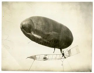 Dirigible "California Arrow"