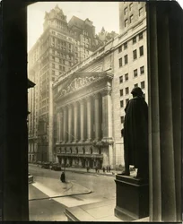 Broad St desde el Edificio del Tesoro, Nueva York, EE.UU., c.1905-40