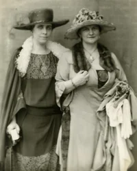 Sra. Coolidge y su amiga Sra. Frances Parkinson Keyes, 1924