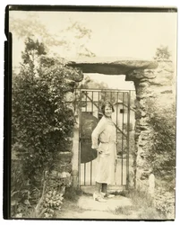 La señora Ernest Thompson Seton de Greenwich, Connecticut, presidenta nacional de la League of American Pen Women, que zarpará el 18 de junio con una expedición de campo para explorar el curso superior del Amazonas
