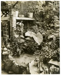Piscina mostrando terraza Casa de George y Mary Stonehill, Greenwich Village, Nueva York, EE.UU., c.1936-37