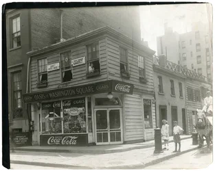 El Ático - anteriormente el Ático de Bruno - del cual Lafayette salió (!), Greenwich Village, Nueva York, EE.UU., c.1917-18