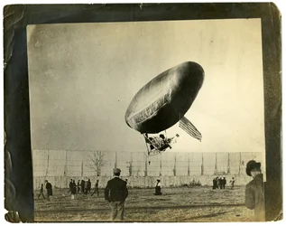 Dirigible "Ville de St Mande"