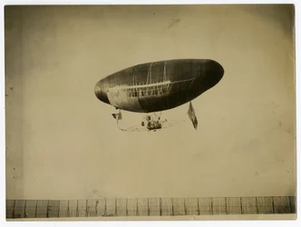 Dirigible "Ville de St Mande"