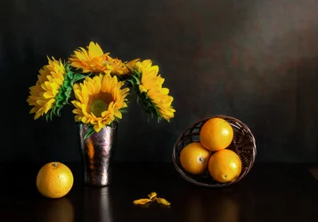 Girasoles dorados y naranjas