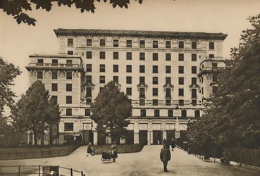Masa de mampostería de montaña en el sitio más valioso del oeste, c. 1935