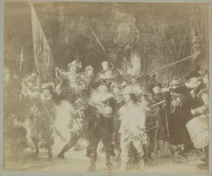 Fotoreproducción del cuadro "La ronda de noche" de Rembrandt Harmensz. van Rijn
Museo de Ámsterdam. Rembrandt. - La Ronde de nuit. (título en el objeto)