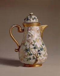 Cafetera, decorada con relieve aplicado, Meissen, c.1710