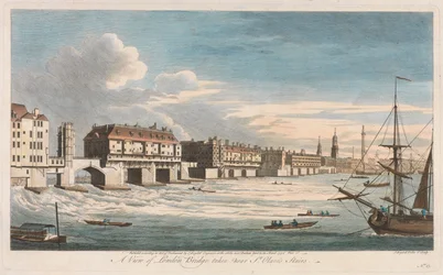 Vista del puente de Londres tomada cerca de las escaleras de St. Olave