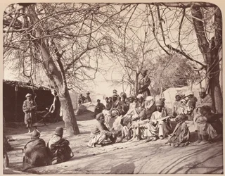 Una escena callejera en la ciudad de Jalalabad, 1878
