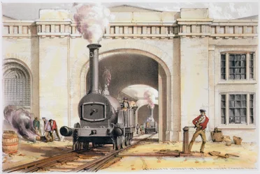 Entrada a la casa de máquinas de locomotoras, Camden Town, Londres