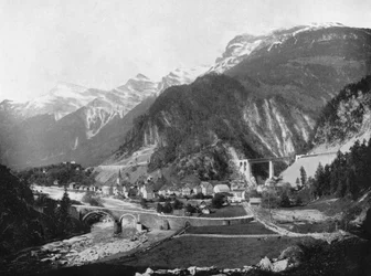 Paso y puente de San Gotardo, Suiza, 1893
