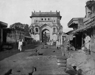 Puerta de Lucknow en India c. 1890