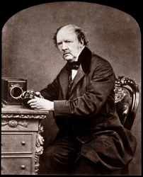 Retrato de William Henry Fox Talbot (1800-1877), físico y pionero de la fotografía inglés, 1864