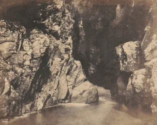 Orillas de un estanque, el puente Rumbling en Dunkeld,c. 1853 (foto)