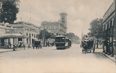 Old Court House Street desde el sur. Calcuta, c. 1910