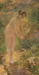 Desnudo femenino de pie en el jardín