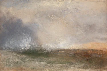 Mar tempestuoso rompiendo en una orilla