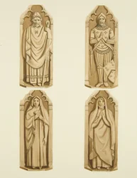 Cuatro figuras decorando las puertas hechas por Clarke, a cada lado del altar de San Marcos