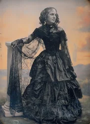 Mujer con vestido de tafetán negro y chal de encaje, ca. 1850. Creadores: Josiah Johnson Hawes, Albert Sands Southworth