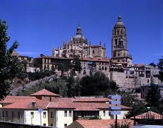 Vista de la catedral desde el sur, 1525-77