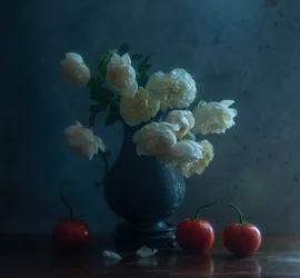 Rosas y tomates elegantes
