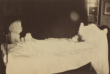 Estudio en el lecho de muerte de Adeline Grace Clogstoun,1872 (foto)