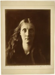 Julia Jackson de frente «Stella»