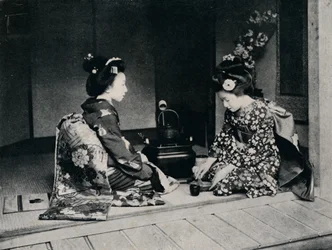 Té ceremonial servido por unas hermosas manos japonesas, c1900, 1921
