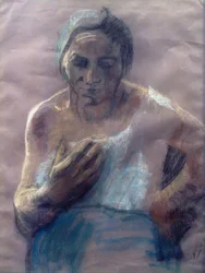 Mujer trabajadora con la mano en el pecho