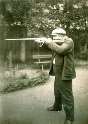 Autor Alexander Ivanovich Kuprin (Alexandre Ivanovitch Kouprine) (1870-1938) en Gatchina