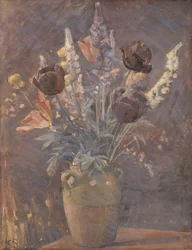 Jarrón de barro con tulipanes y otras flores