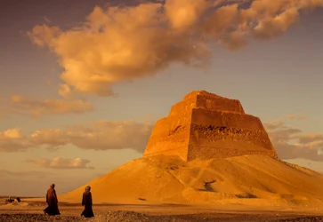 Reino Antiguo de Egipto; Pirámide del rey Snefru; circa 2575 a.C.; Maidum; Egipto, pirámide escalonada...
