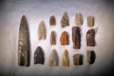 Primeros Americanos; puntas Clovis; Blackwater Draw; Nuevo México; sitio tipo para Clovis, 2000 (foto)