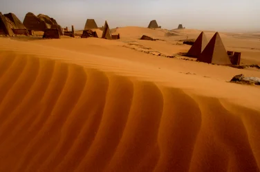 Pirámides de Meroe, pirámides de Begarawiya, Sudán, Nubia, faraones negros, Tercer Período Intermedio…, 2007