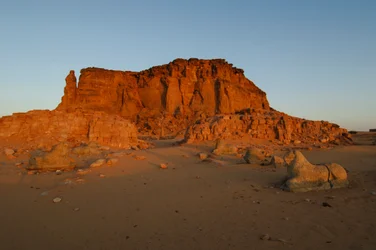 Puesta de luna y amanecer, Templo de Taharka, Puerta de Ram,Gebel Barkal,Complejo de templos, Faraón..., 2007 (foto)