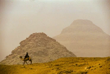 Saqqara; Pirámide de Teti; Dinastía VI; Pirámide de Djoser (al fondo); Egipto