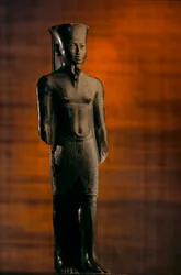 Estatua de Amón con los rasgos de Tutankamón, 2009 (foto)
