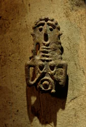 Urkesh, Imperio hurrita, Siria, 2400 a.C., Giorgio Buccellati, Zamena sello de figura femenina nodriza..., 2004 (foto)