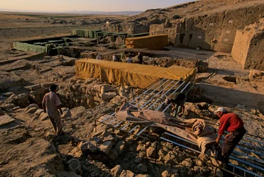 Urkesh, Imperio Hurrita, Siria, 2400 a.C., Giorgio Buccellati, cubriendo excavaciones mudb..., 2004 (foto)