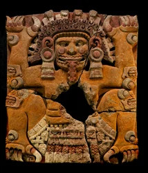 mm7677, Grandes Aztecas, Piedra de Tlaltechutli trasladada al museo, Templo Mayor, Ciudad de México, México..., 2010 (foto)
