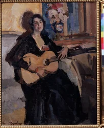 Mujer con guitarra. (Mujer con guitarra). Sonriente, sentada en un banco, cerca de un ramo de flores y vestida de negro. Pintura de Konstantin Alexeyevich Korovin (Constantin Korovin) (1861-1939), óleo sobre lienzo